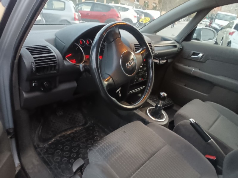 audi a2 (8z0) del año 2001