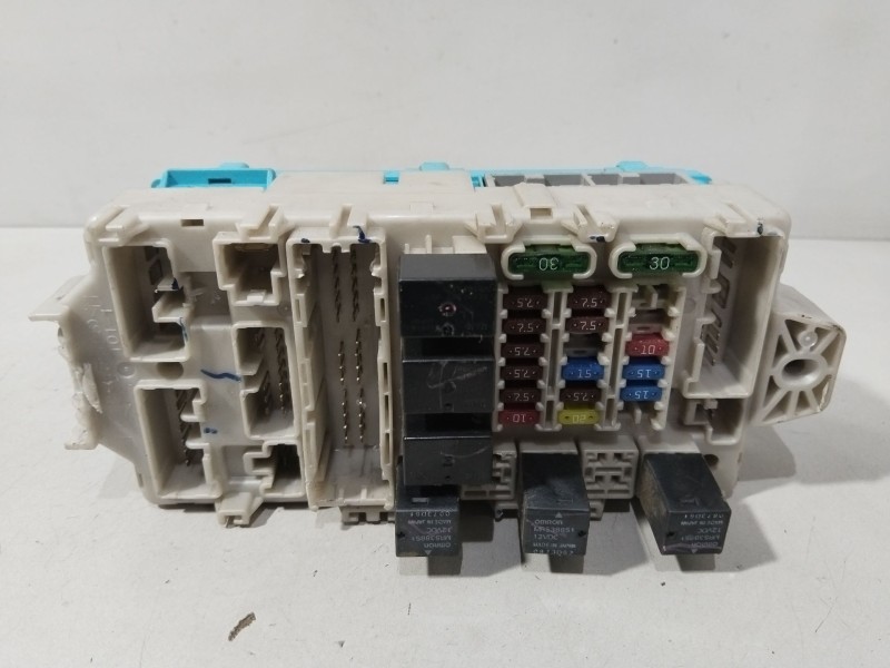 Recambio de caja reles / fusibles para mitsubishi outlander i (cu_w) 2.0 (cu2w) referencia OEM IAM MR587875  