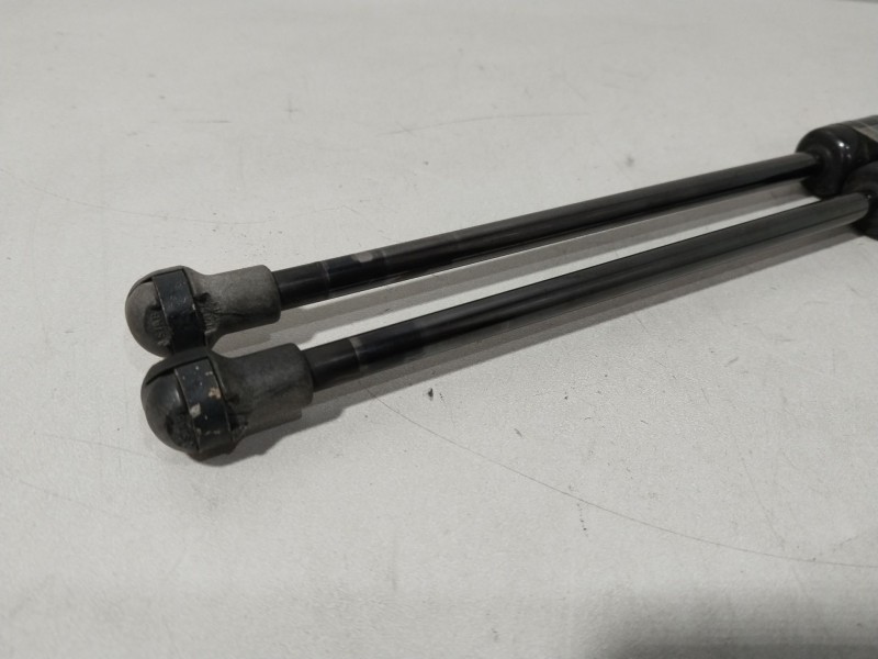 Recambio de amortiguadores maletero / porton para bmw 1 (e81) 118 i referencia OEM IAM 51247060622  