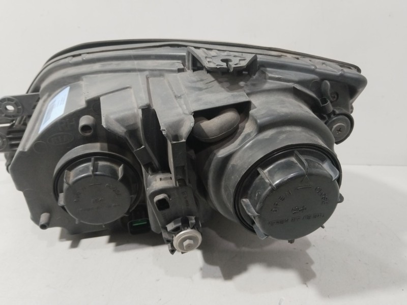 Recambio de faro derecho para kia sorento i (jc) 2.5 crdi referencia OEM IAM 921023E510  
