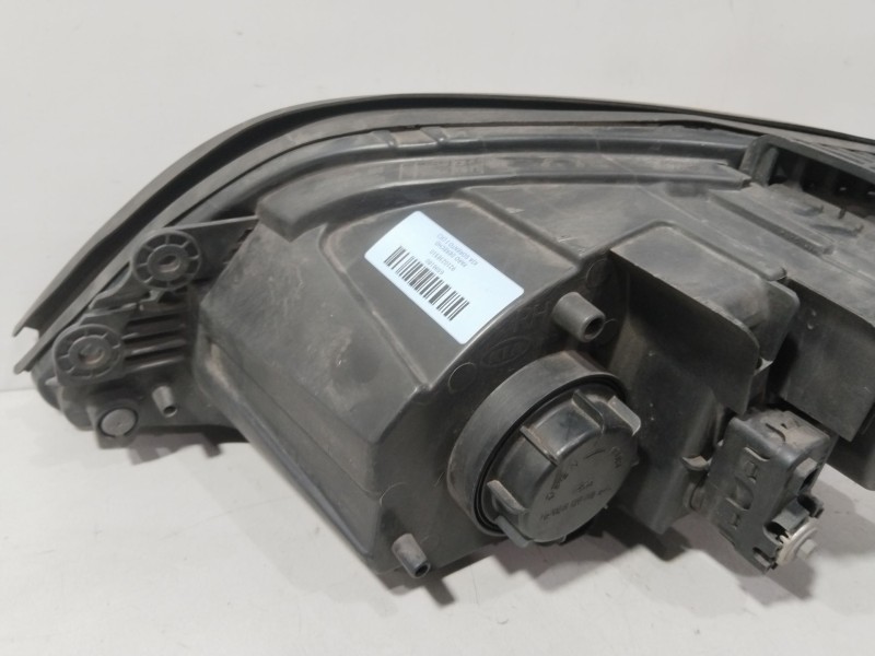 Recambio de faro derecho para kia sorento i (jc) 2.5 crdi referencia OEM IAM 921023E510  