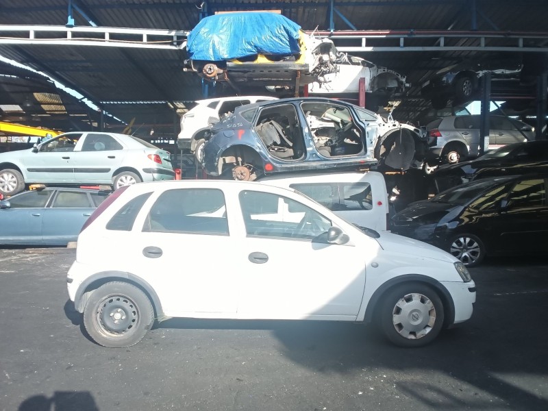 opel corsa c (x01) del año 2004