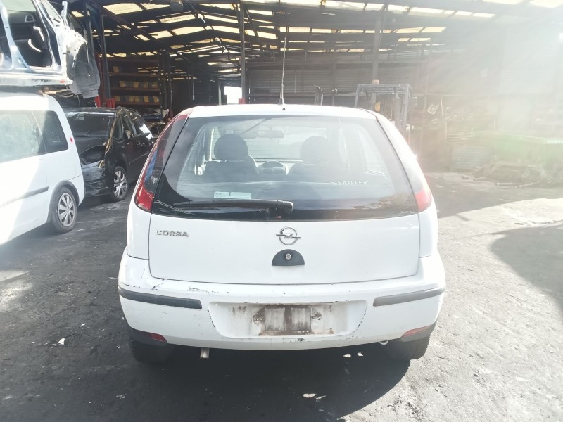 opel corsa c (x01) del año 2004
