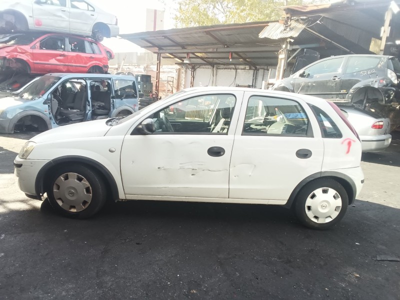 opel corsa c (x01) del año 2004