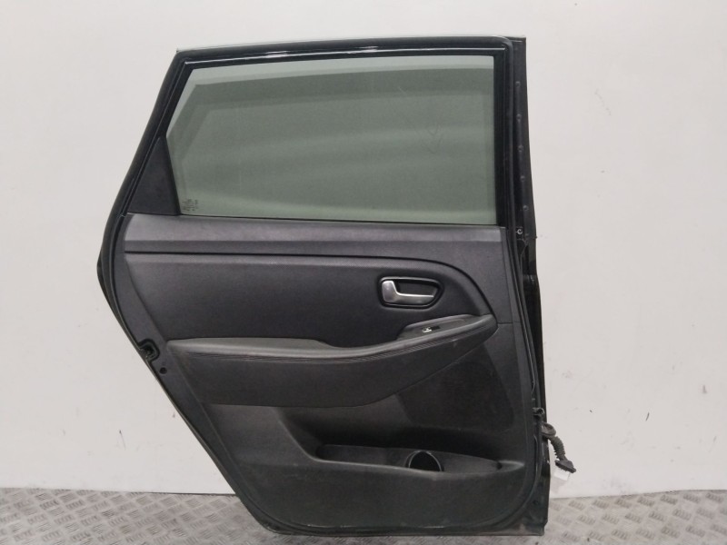 Recambio de puerta trasera izquierda para kia carens iv 1.6 gdi referencia OEM IAM 77003A4000  