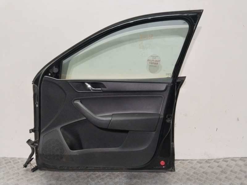 Recambio de puerta delantera derecha para skoda rapid (nh3, nk3, nk6) 1.6 tdi referencia OEM IAM 5JA831052C  