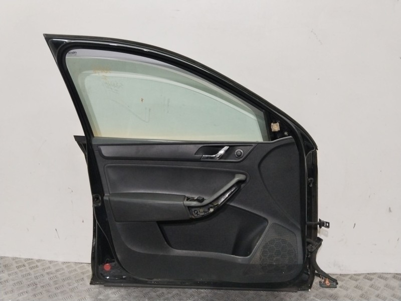 Recambio de puerta delantera izquierda para skoda rapid (nh3, nk3, nk6) 1.6 tdi referencia OEM IAM 5JA831051C  