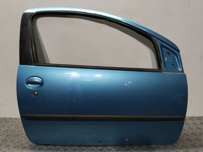 Recambio de puerta delantera derecha para peugeot 107 (pm_, pn_) 1.4 hdi referencia OEM IAM 9004X1  