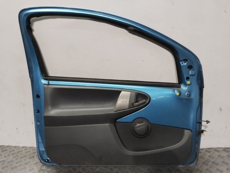 Recambio de puerta delantera izquierda para peugeot 107 (pm_, pn_) 1.4 hdi referencia OEM IAM 9002W8  