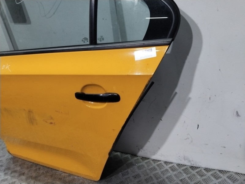 Recambio de puerta trasera izquierda para skoda rapid (nh3, nk3, nk6) 1.6 tdi referencia OEM IAM 5JA833051B  