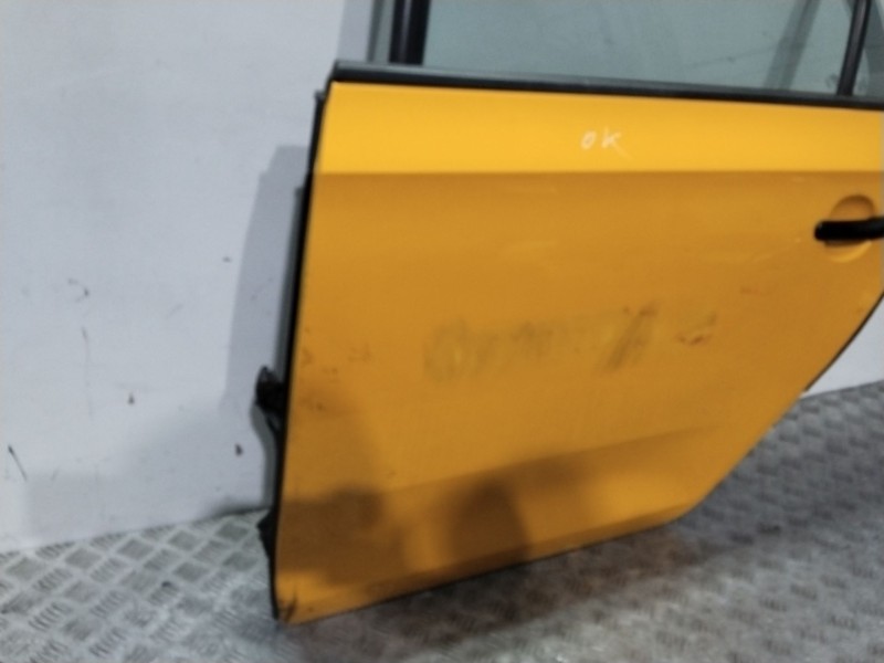 Recambio de puerta trasera izquierda para skoda rapid (nh3, nk3, nk6) 1.6 tdi referencia OEM IAM 5JA833051B  