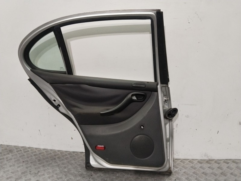 Recambio de puerta trasera izquierda para seat leon (1m1) 1.6 16 v referencia OEM IAM 1M0833055L  PLATA
