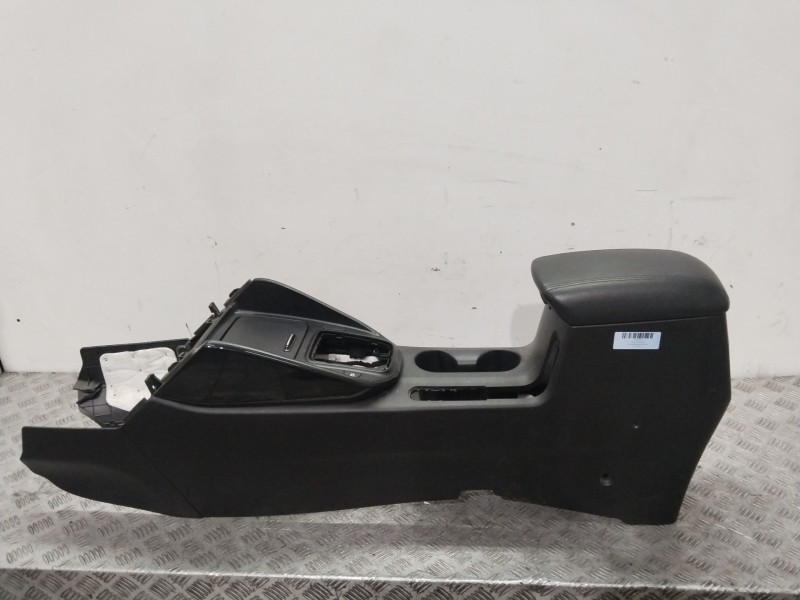 Recambio de apoyabrazos central para kia carens iv 1.6 gdi referencia OEM IAM 84601A4050WK  