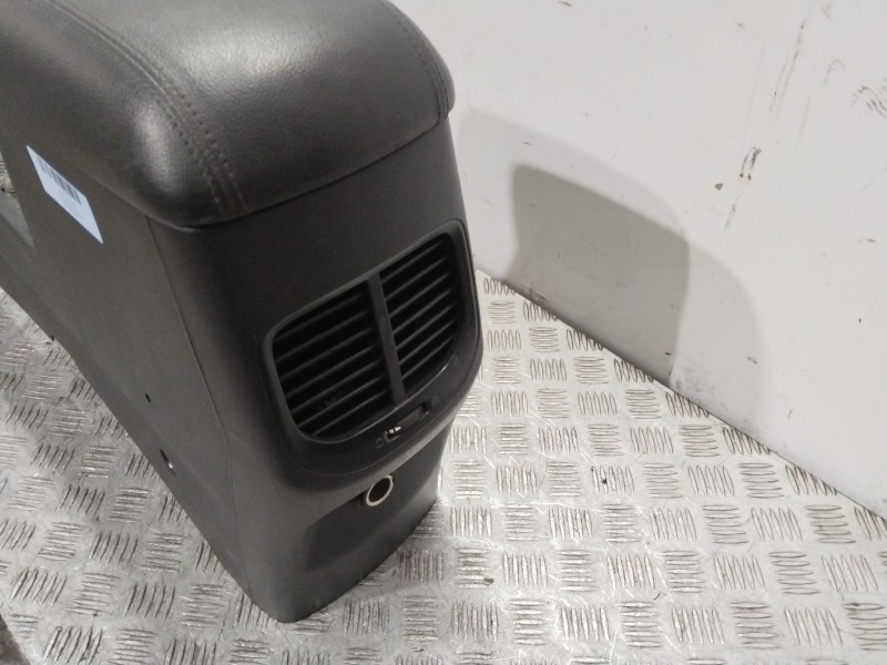 Recambio de apoyabrazos central para kia carens iv 1.6 gdi referencia OEM IAM 84601A4050WK  