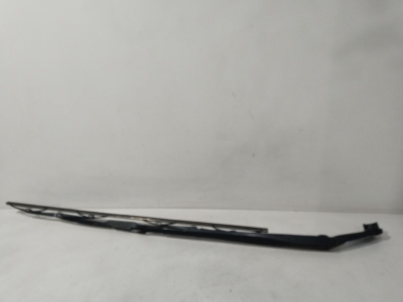 Recambio de brazo limpia delantero derecho para kia carens iv 1.6 gdi referencia OEM IAM 98321A4000  