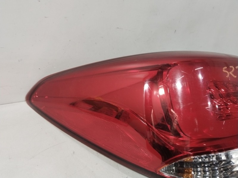 Recambio de piloto trasero izquierdo para kia carens iv 1.6 gdi referencia OEM IAM 92401A4120  