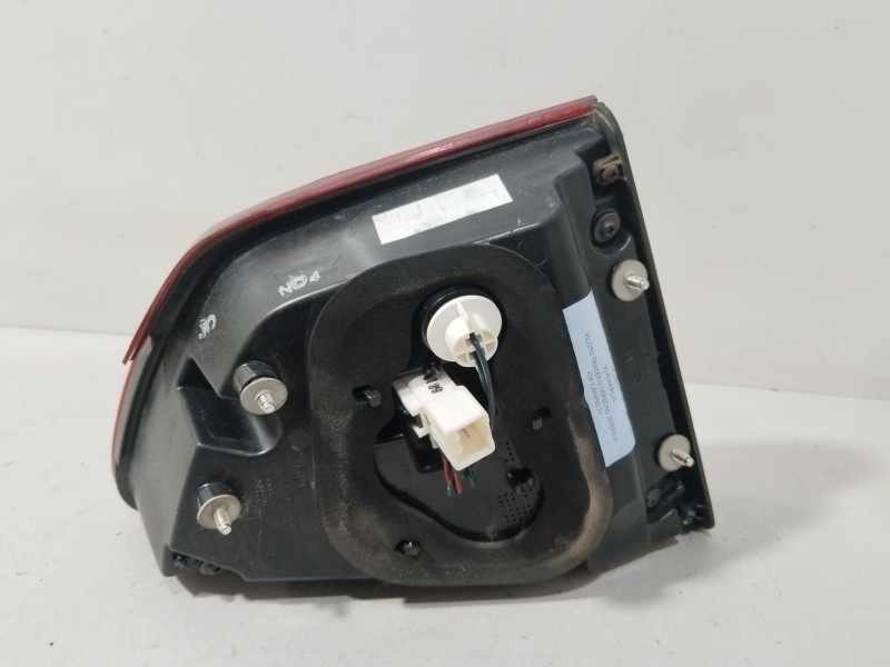 Recambio de piloto trasero derecho interior para kia carens iv 1.6 gdi referencia OEM IAM 92404A4120  