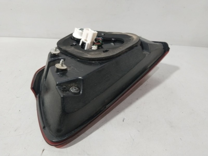 Recambio de piloto trasero derecho interior para kia carens iv 1.6 gdi referencia OEM IAM 92404A4120  