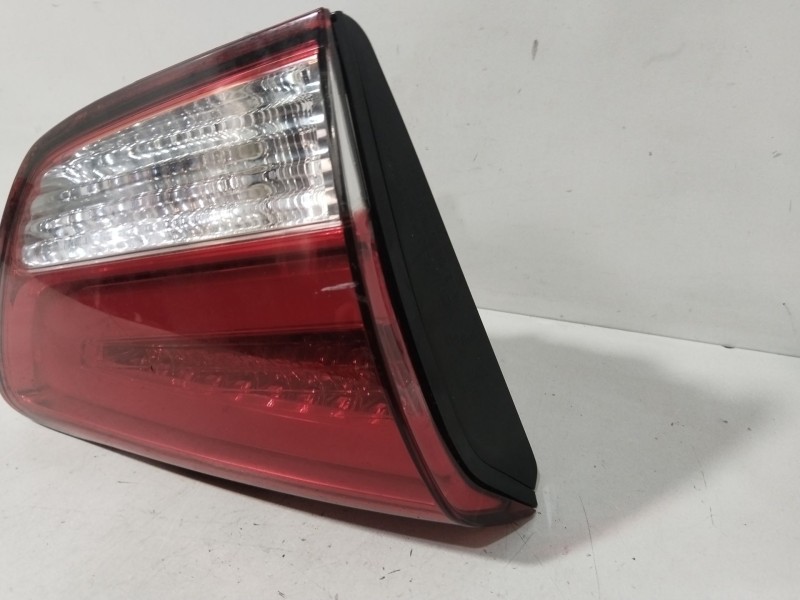 Recambio de piloto trasero izquierdo interior para kia carens iv 1.6 gdi referencia OEM IAM 92403A4110  