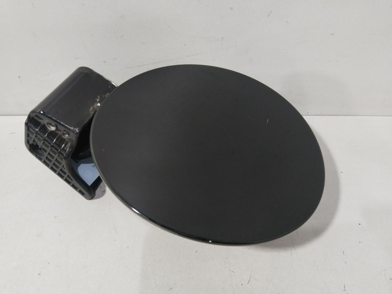 Recambio de tapa exterior combustible para kia carens iv 1.6 gdi referencia OEM IAM 69510A4001  