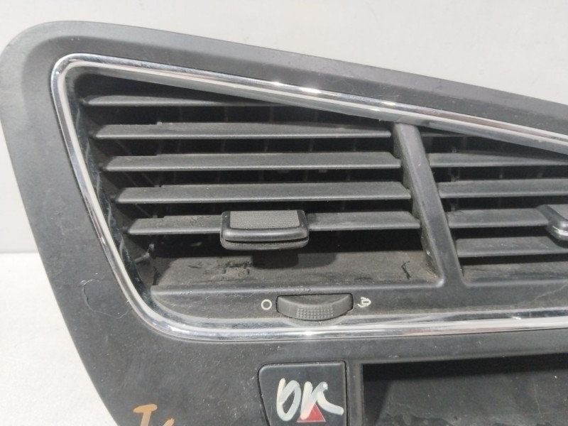 Recambio de aireador central derecho para peugeot 5008 (0u_, 0e_) 2.0 hdi referencia OEM IAM 9686527977  