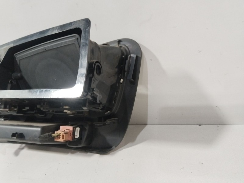 Recambio de aireador central derecho para peugeot 5008 (0u_, 0e_) 2.0 hdi referencia OEM IAM 9686527977  