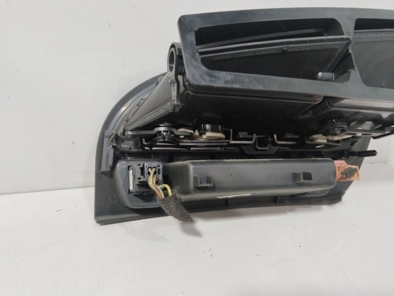 Recambio de aireador central derecho para peugeot 5008 (0u_, 0e_) 2.0 hdi referencia OEM IAM 9686527977  