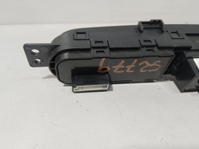 Recambio de warning para kia carens iv 1.6 gdi referencia OEM IAM 93790A4000CA  