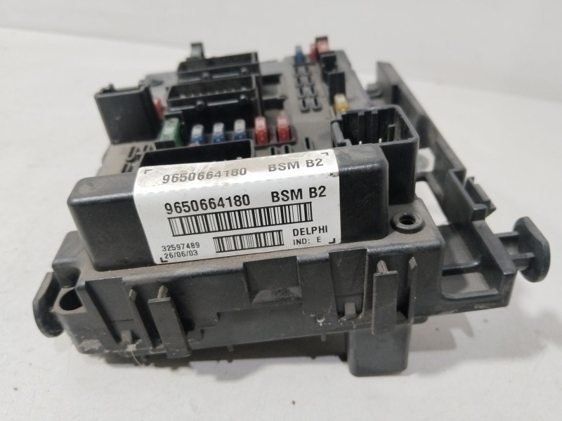 Recambio de caja reles / fusibles para peugeot 307 (3a/c) 2.0 hdi 110 referencia OEM IAM 9650664180  