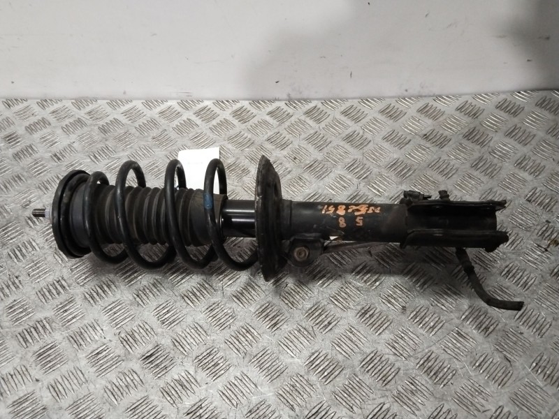 Recambio de amortiguador delantero izquierdo para toyota yaris (_p9_) 1.0 vvt-i (ksp90_) referencia OEM IAM 485200D011  