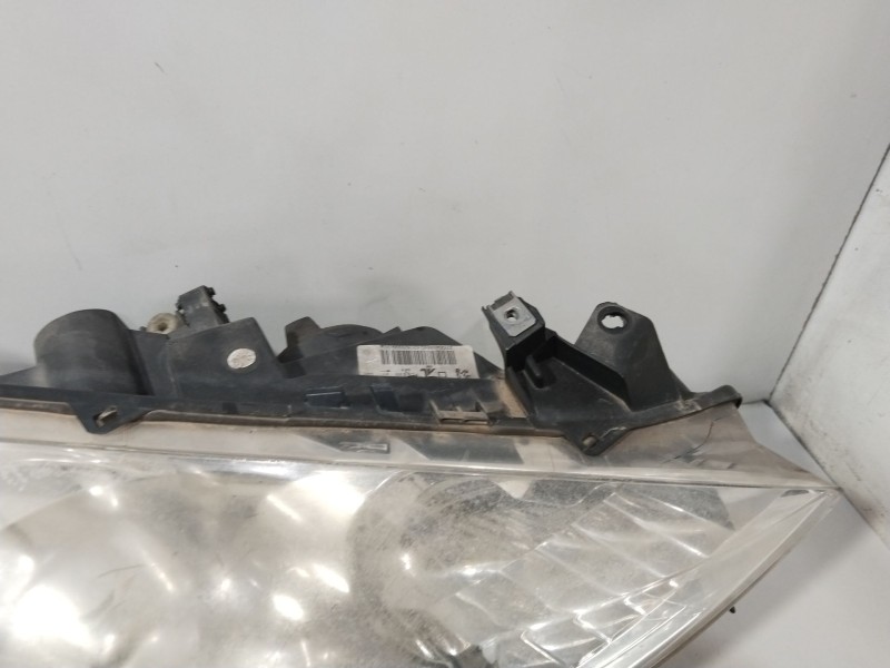 Recambio de faro derecho para peugeot 307 break (3e) 2.0 hdi 135 referencia OEM IAM 9681832280  