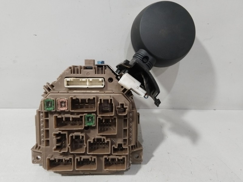 Recambio de cuadro instrumentos para peugeot 107 (pm_, pn_) 1.4 hdi referencia OEM IAM H03838000H030B  