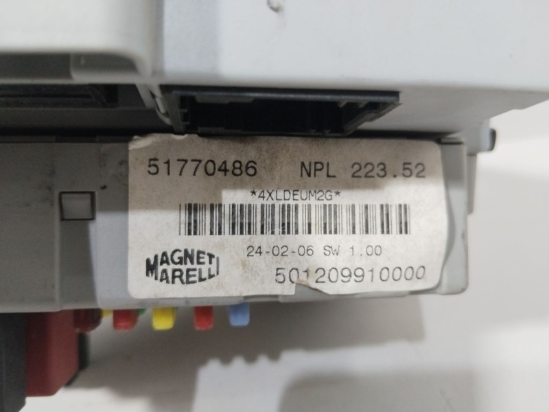 Recambio de caja reles / fusibles para fiat doblo monospace (119_, 223_) 1.9 jtd referencia OEM IAM 51770486  