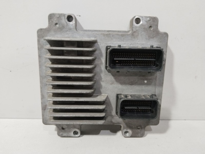 Recambio de centralita motor uce para opel astra j (p10) 1.6 (68) referencia OEM IAM 12634556  