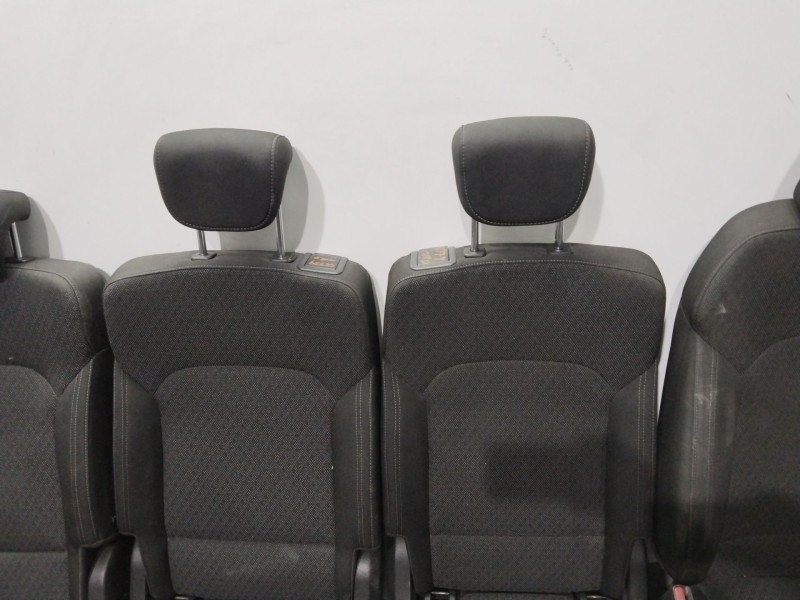 Recambio de juego asientos completo para kia carens iv 1.6 gdi referencia OEM IAM   
