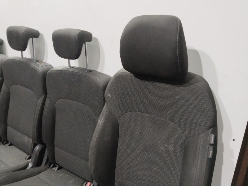 Recambio de juego asientos completo para kia carens iv 1.6 gdi referencia OEM IAM   