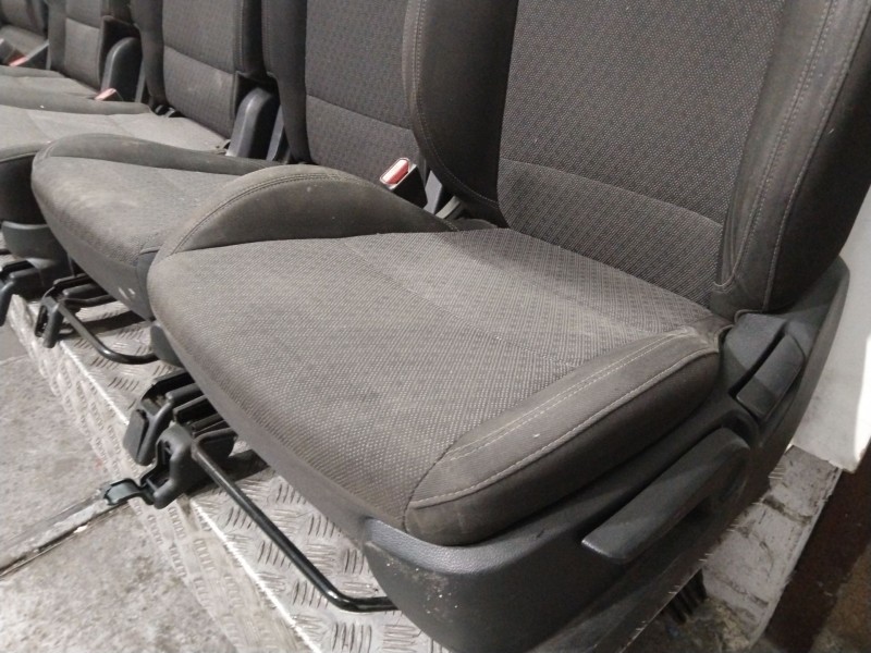 Recambio de juego asientos completo para kia carens iv 1.6 gdi referencia OEM IAM   