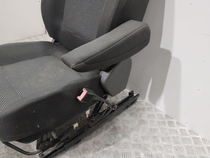 Recambio de asiento delantero derecho para peugeot 5008 (0u_, 0e_) 1.6 16v referencia OEM IAM   