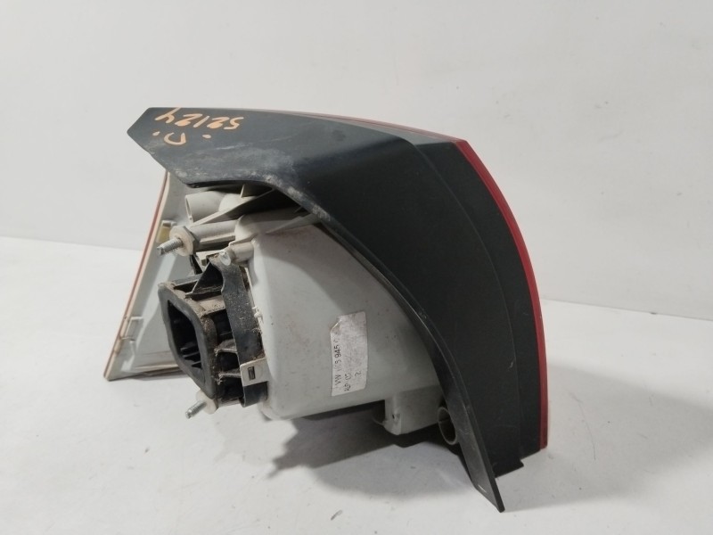 Recambio de piloto trasero derecho para volkswagen golf v (1k1) 1.4 tsi referencia OEM IAM 1K6945096AA  