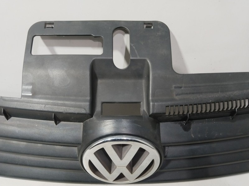 Recambio de rejilla delantera para volkswagen polo iv (9n_, 9a_) 1.4 16v referencia OEM IAM 6Q0853651C  