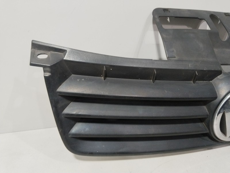 Recambio de rejilla delantera para volkswagen polo iv (9n_, 9a_) 1.4 16v referencia OEM IAM 6Q0853651C  