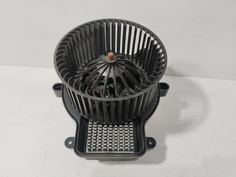 Recambio de motor calefaccion para peugeot 5008 (0u_, 0e_) 1.6 16v referencia OEM IAM T3953001  