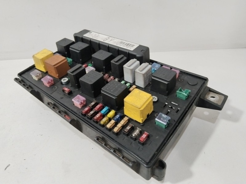 Recambio de caja reles / fusibles para opel astra h gtc (a04) 1.6 (l08) referencia OEM IAM 13206751  