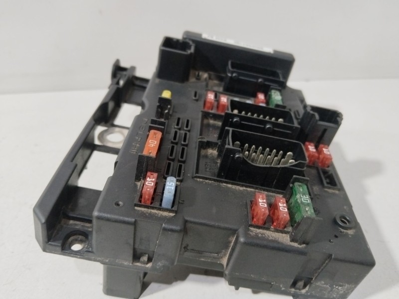 Recambio de caja reles / fusibles para peugeot 307 break (3e) 1.6 16v referencia OEM IAM 9650664180  