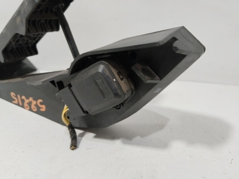 Recambio de pedal acelerador para bmw 1 (e87) 118 d referencia OEM IAM 25916010  