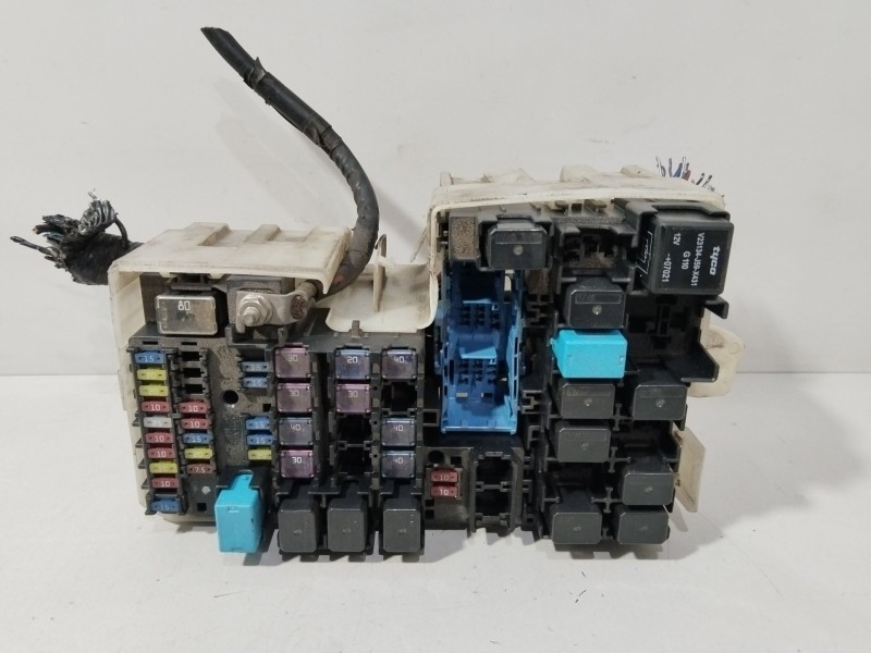 Recambio de caja reles / fusibles para mazda 5 (cr) 1.8 (cr19) referencia OEM IAM 71545642  