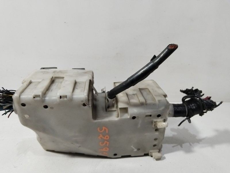 Recambio de caja reles / fusibles para mazda 5 (cr) 1.8 (cr19) referencia OEM IAM 71545642  