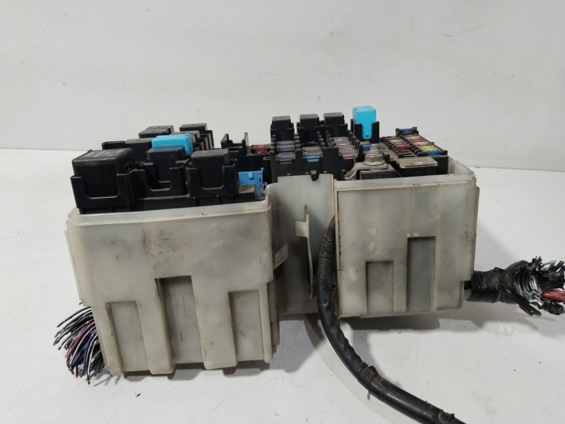 Recambio de caja reles / fusibles para mazda 5 (cr) 1.8 (cr19) referencia OEM IAM 71545642  