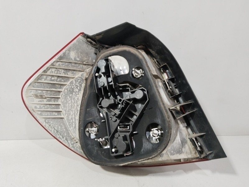 Recambio de piloto trasero derecho para bmw 1 (e87) 118 d referencia OEM IAM 3015380000  