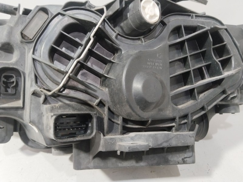 Recambio de faro derecho para bmw 1 (e87) 118 d referencia OEM IAM 63126924486  